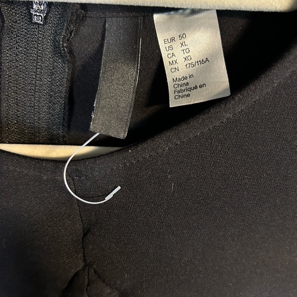 NWOT - H&M long-sleeve crop top - Picture 3 of 3